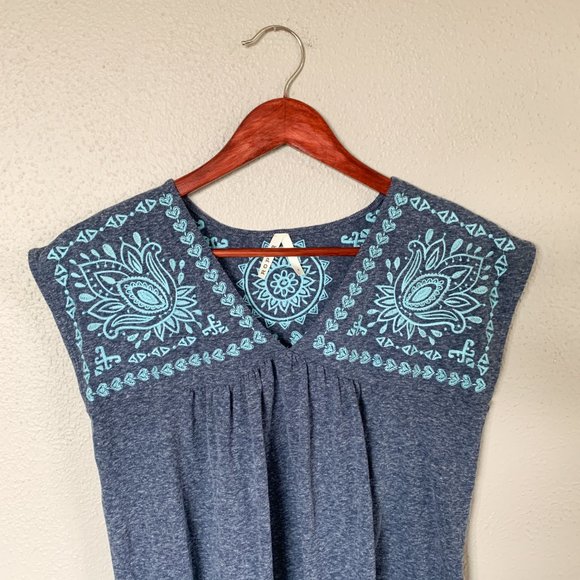 Roper Blue Embroidered V Neck Top - Picture 2 of 8